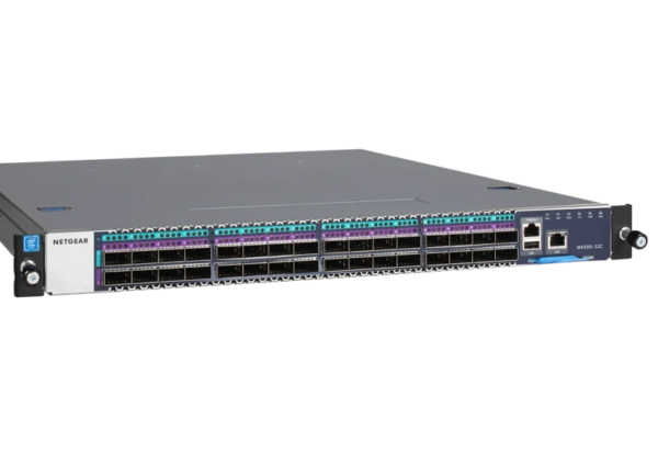 NETGEAR M4500-32C – hallittava 100G-verkkokytkin
